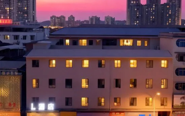 the L Hotel (Hongya Central Plaza Store)