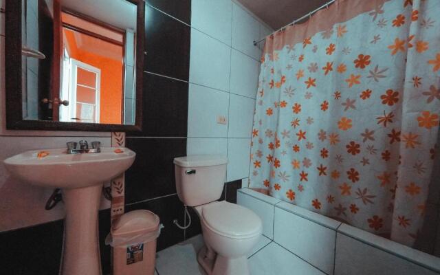 Los Balcones De Moral Y Santa Catalina Hostal