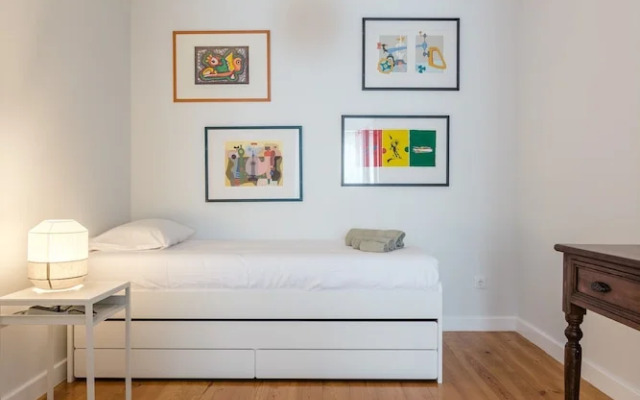 Penha1 · Lisbon's Charming and Bright Apartment