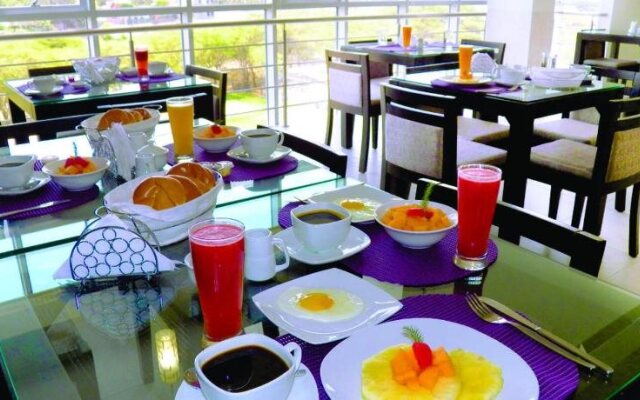 El Cacique Hotel
