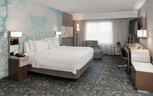 Courtyard by Marriott Toronto Vaughan