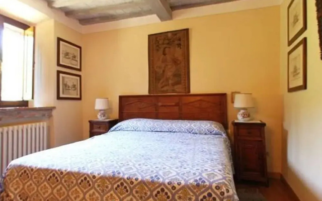 Apartment in Cetona With Pool