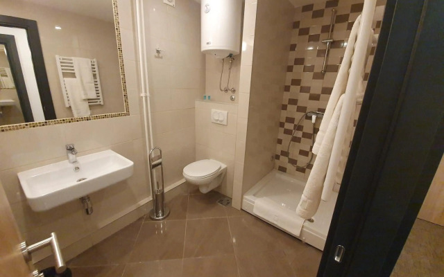 Premium Crown Suites