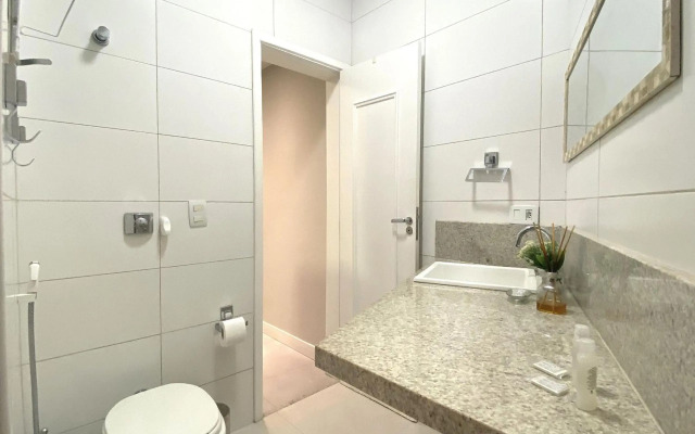 M80 - Quadra da Praia Copacabana - Ótimo Studio