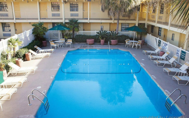 Quality Inn & Suites North Charleston - Ashley Phosphate