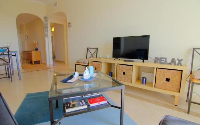 Bluebay Apartment - CT 108