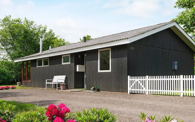 6 Person Holiday Home in Juelsminde