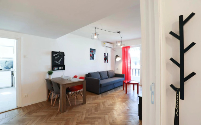 Victoria Avenue Apartment