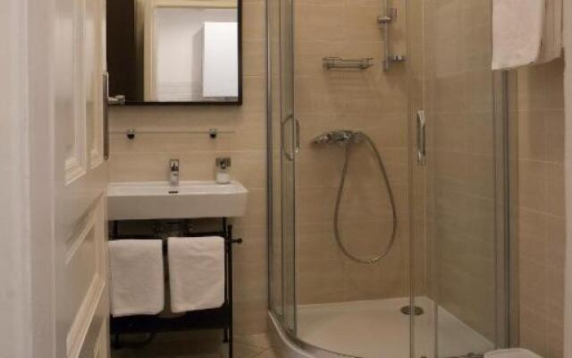 Walton Prime Apartment