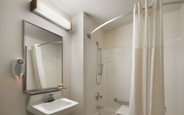 Days Inn By Wyndham Willmar