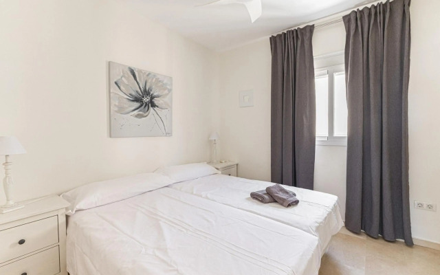 3 bedroom apartment with private rooftop terrace