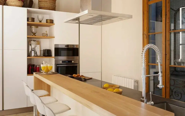 The Avenue 2BR Luxury Unit in Diagonal Ave