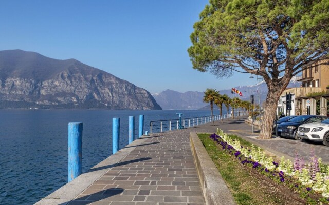 Charming Holiday Home in Iseo With Terrace