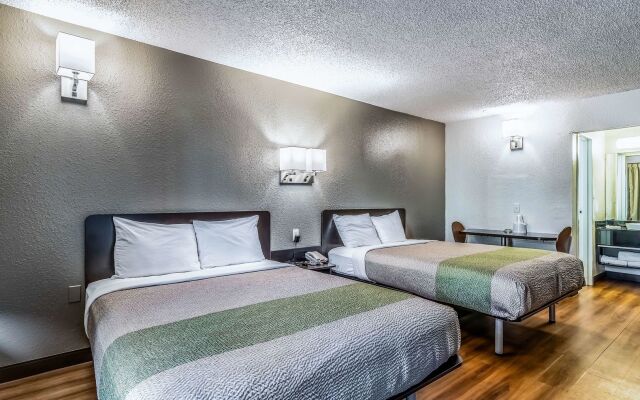 Studio 6 Little Rock, AR - West