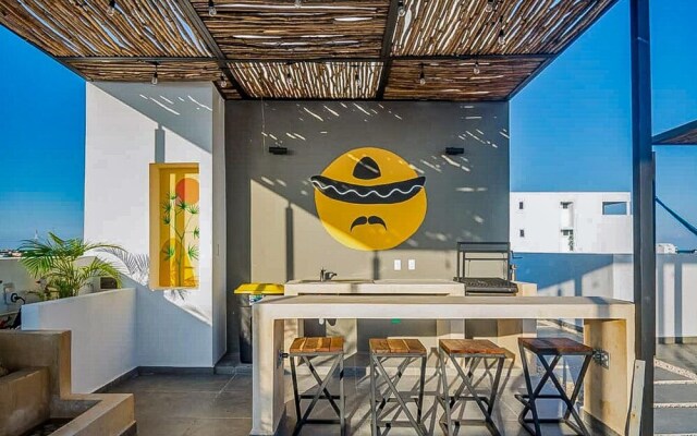 El Peque o Private Condo Pool Rooftop Lounge