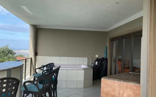 Trevi Sea-view Apartment