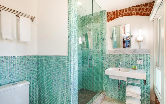 Venice Breeze Suites