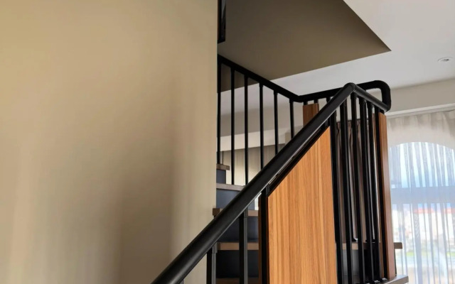 Двухуровневые апартаменты Море и Горы на улице Фигурная