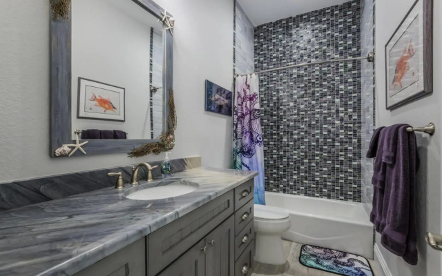 Snook Lookout - 211 Oak Ave