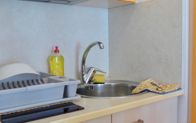 Sunny and Lively Apartment in City, Free Parking