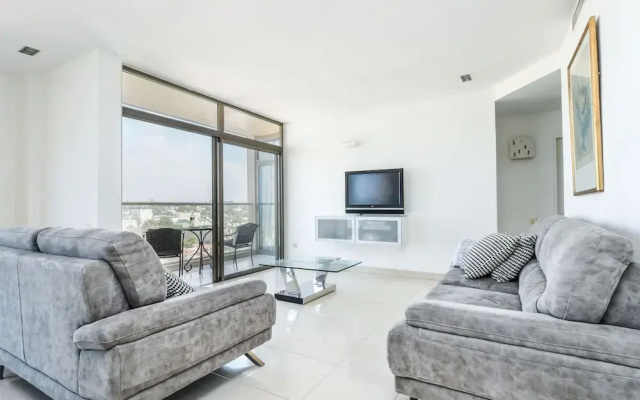 Herzliya Seaside Charming Home by Sea N' Rent