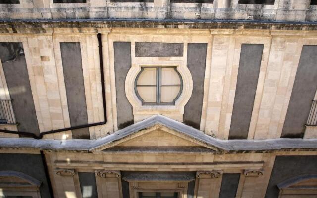 Piazza Universita Wonderful View