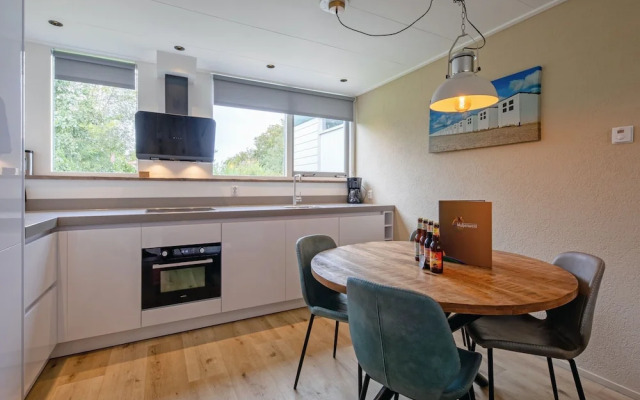 Cozy Holiday Home With hot tub on Texel