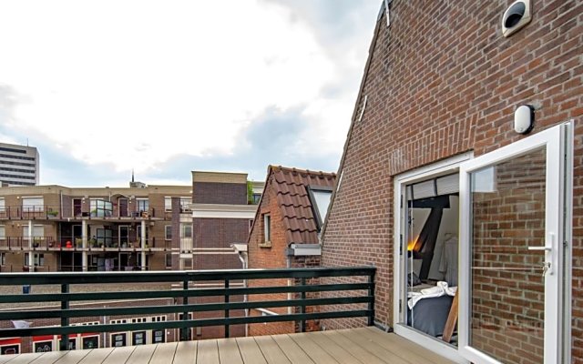 Family penthouse 7-Minutes from Rotterdam Central newly build top floor terrace