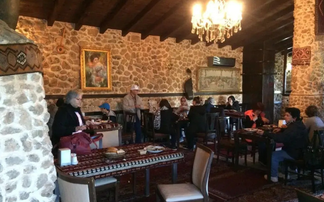 Mariat Hotel