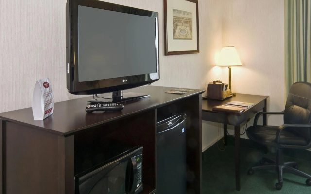 Meadowlands Plaza Hotel
