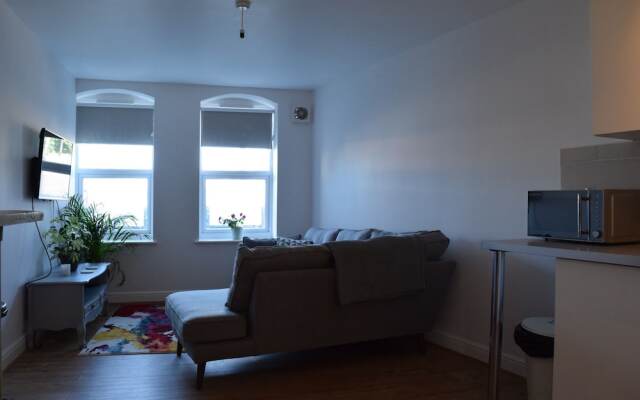 2 Bedroom Apartment Near Wimbledon