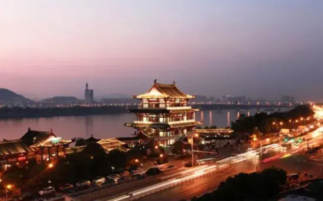 Panlongshan Hotel (Su Longqiao Subway Station Store)