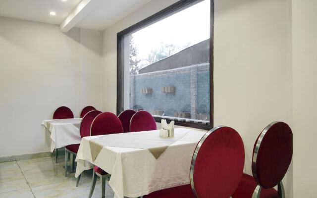 Townhouse OAK The Saffron Hotel
