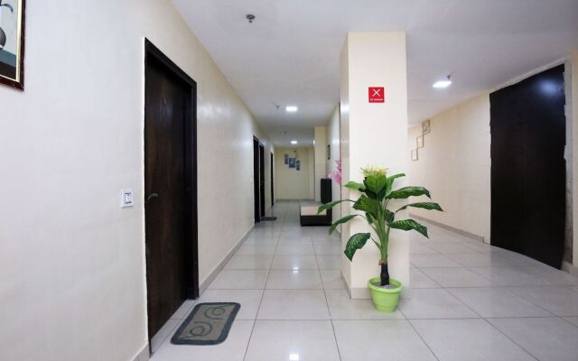 OYO 9323 Hotel Sidana Solitaires