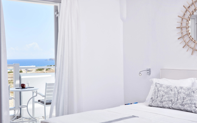Mr & Mrs White Paros Suites & More
