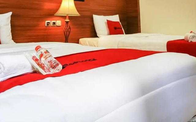 RedDoorz Plus @ Taman Madiun