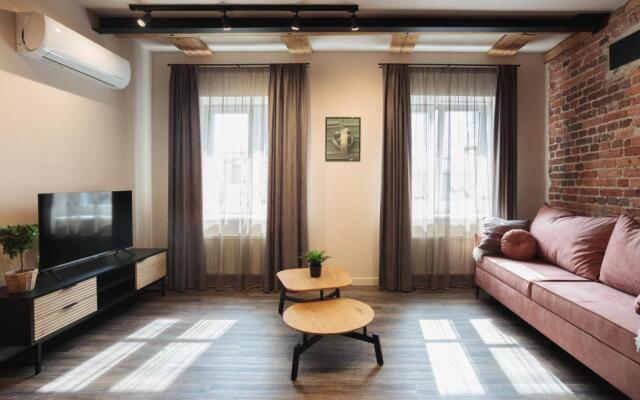 Colonel Suites & Apartments