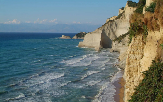 Angelina Hotel & Apartments