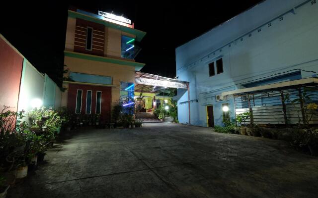 RedDoorz near Mangrove Forest Kupang