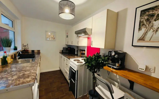 2BR Fortuna Meadow in Belfast