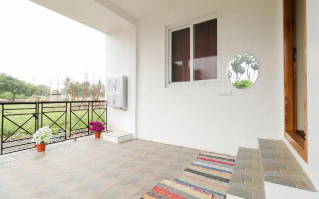 Giri Palace by OYO Rooms