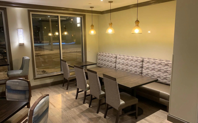 Crowne Plaza Syracuse