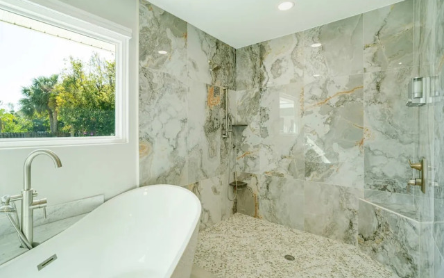 Sarasota Waterfront Pool Home With Dock