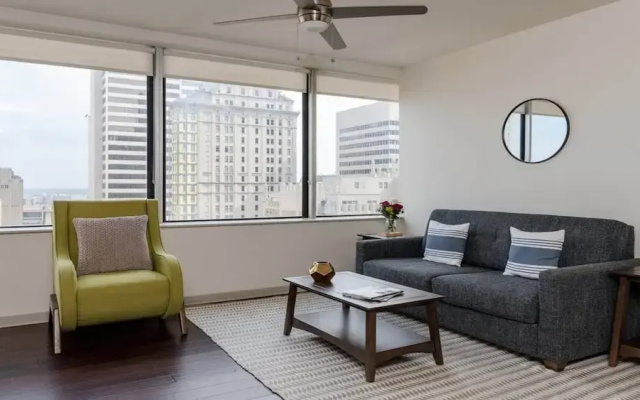 16th FL Bold CozySuites w/pool, gym, roof #3
