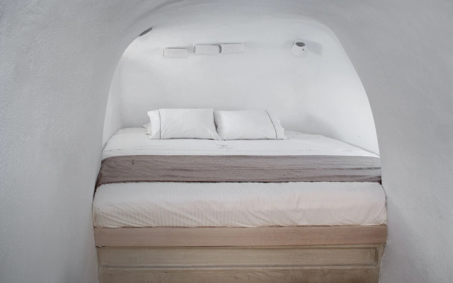 Antithesis Hotel