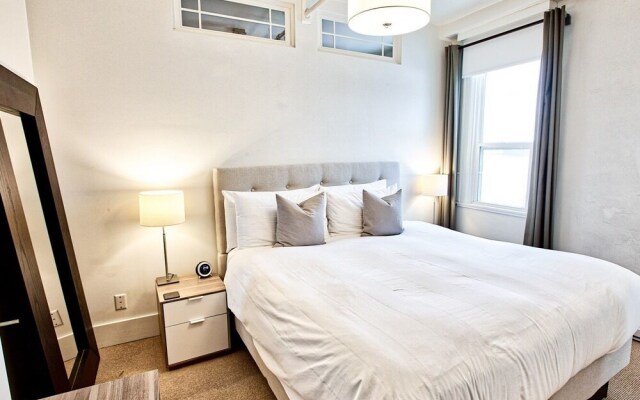 The Haus on Mirror Lake