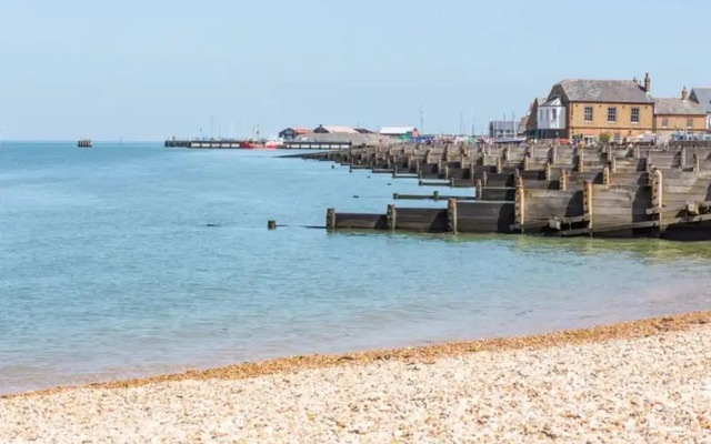 Beautiful 2-bed Holiday Home