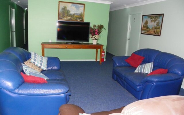 Mick's Accommodation Club