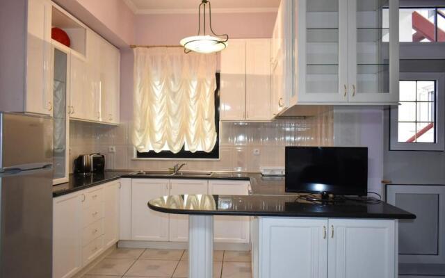 Comfortable Apartment Opposite The Park