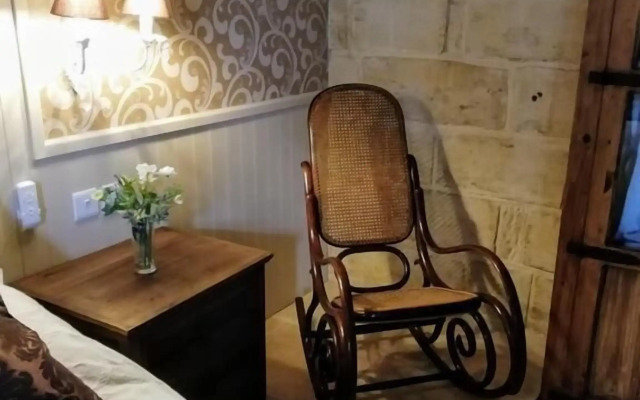 Village Knights Accommodation